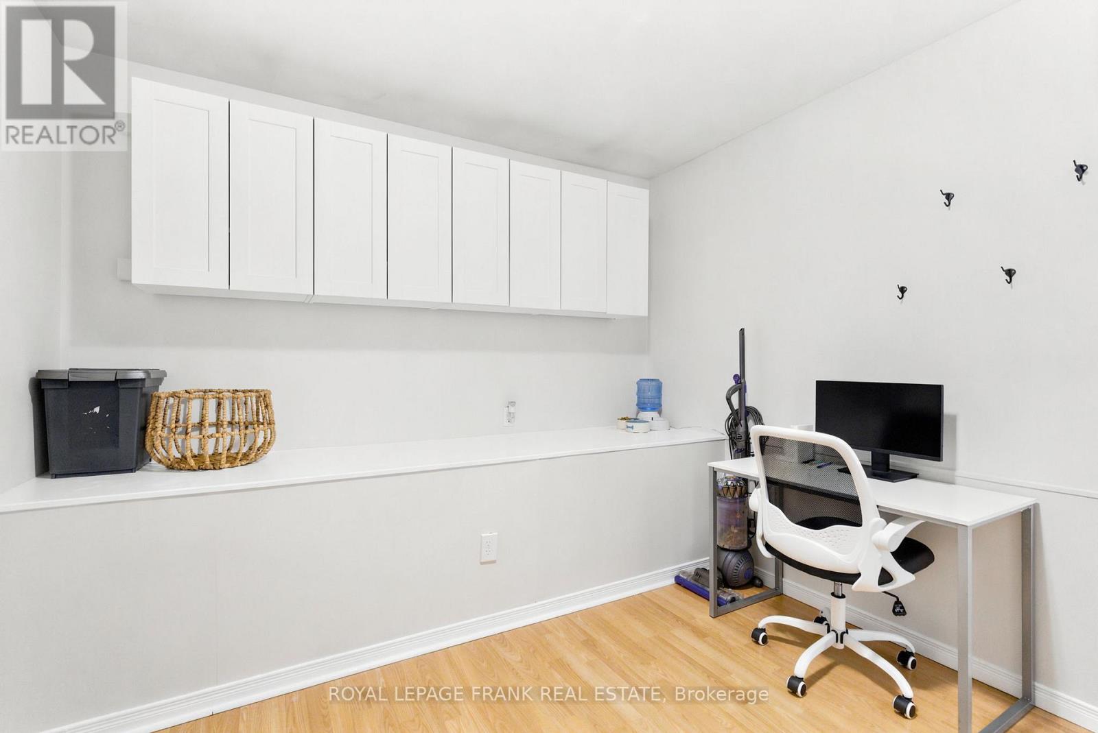 72 BROADLANDS CRESCENT - 28