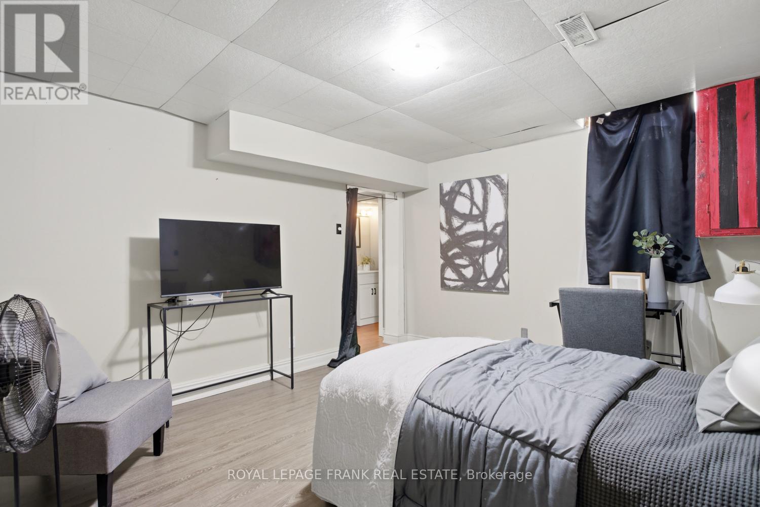 521 GAYLORD DRIVE - 20