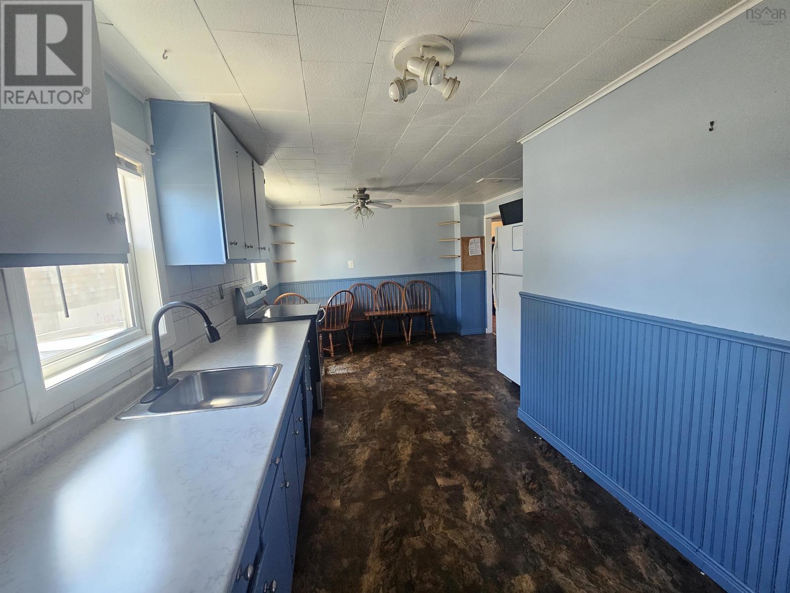 105 Mitchell Avenue - Image 2
