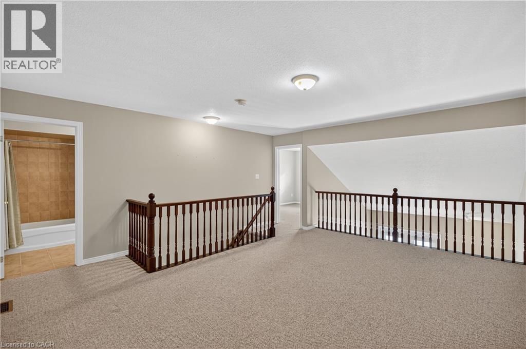9 MANITOULIN Trail, Glanbrook, Ontario, L9B2X8 — Photo 13