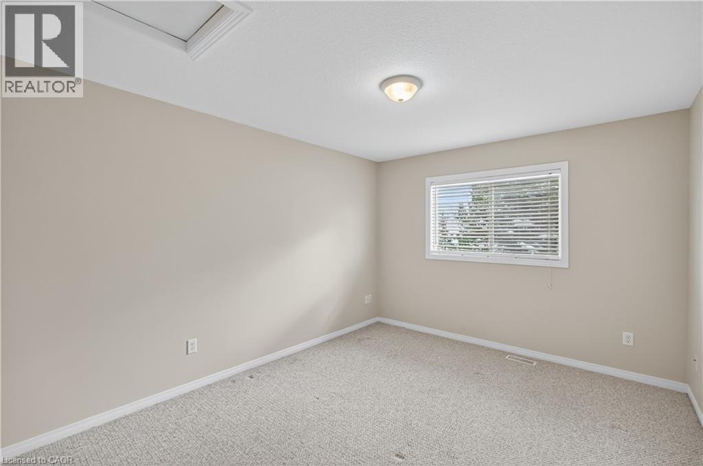9 MANITOULIN Trail, Glanbrook, Ontario, L9B2X8 — Photo 35