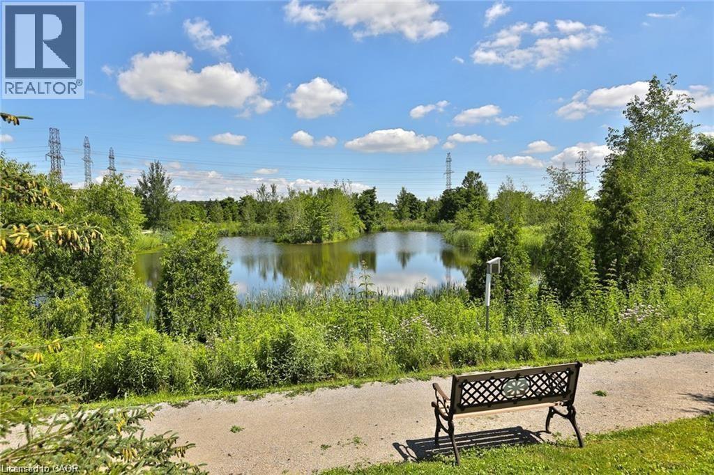 9 MANITOULIN Trail, Glanbrook, Ontario, L9B2X8 — Photo 8