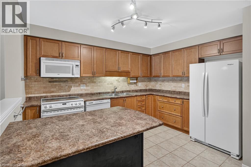 9 MANITOULIN Trail, Glanbrook, Ontario, L9B2X8 — Photo 22