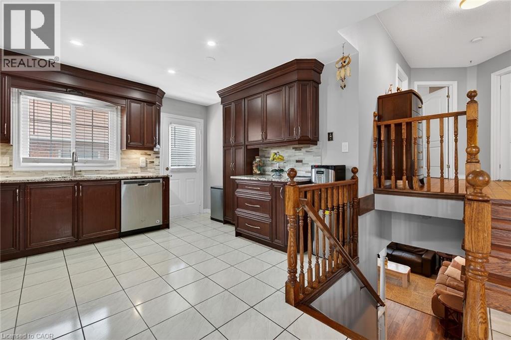 6 GLENHOLLOW Drive, Stoney Creek, Ontario, L8J3R8 — Photo 10