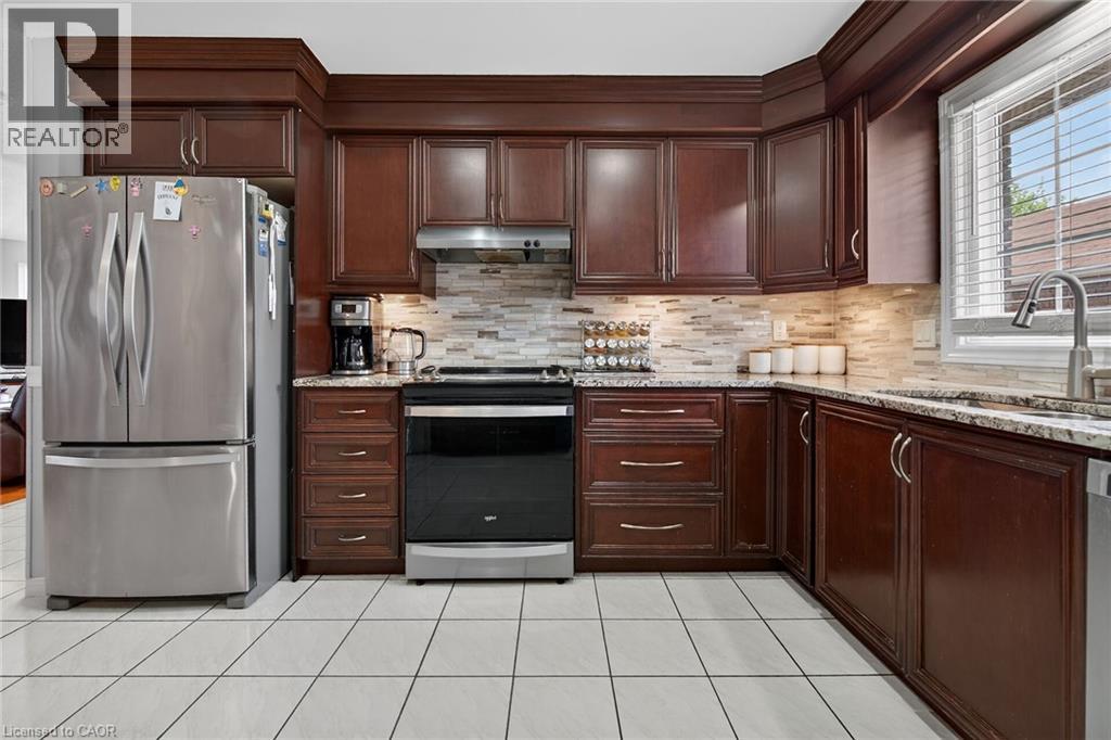 6 GLENHOLLOW Drive, Stoney Creek, Ontario, L8J3R8 — Photo 12