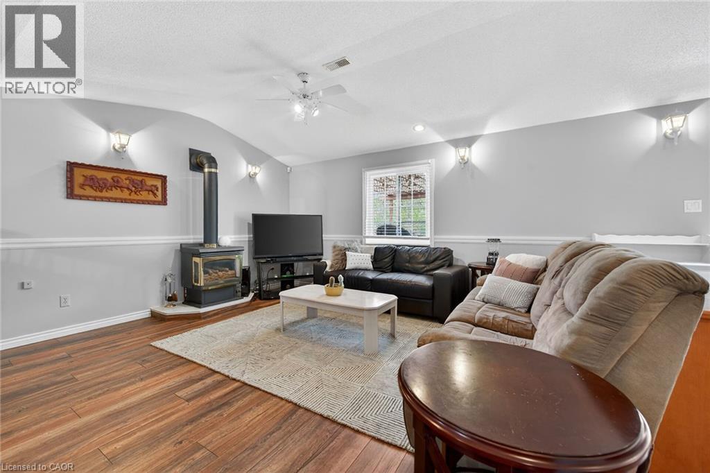 6 GLENHOLLOW Drive - 20