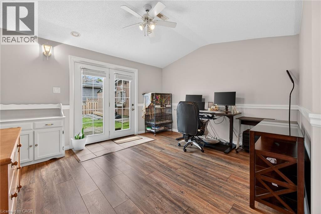 6 GLENHOLLOW Drive - 23