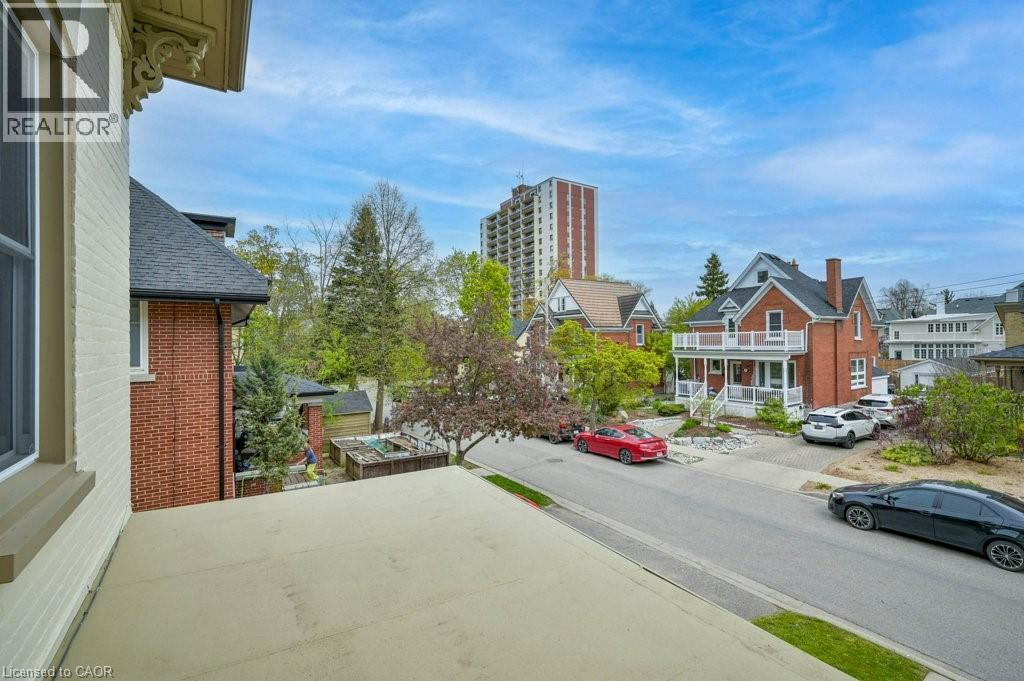 12 CLARENCE Place, Kitchener, Ontario, N2H2L2 — Photo 33