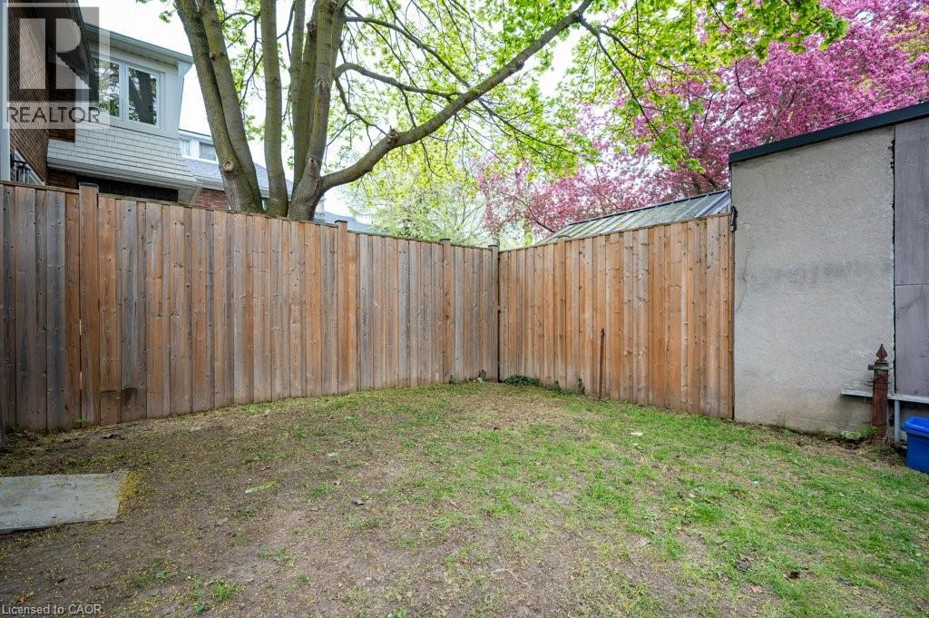 12 CLARENCE Place, Kitchener, Ontario, N2H2L2 — Photo 40