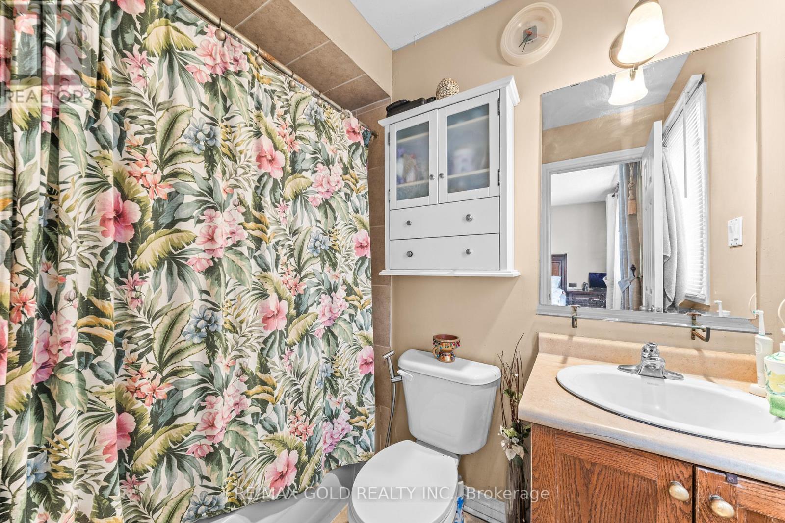17 CALDERSTONE ROAD - 28