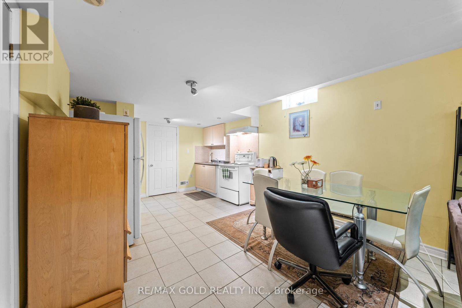 17 CALDERSTONE ROAD - 35