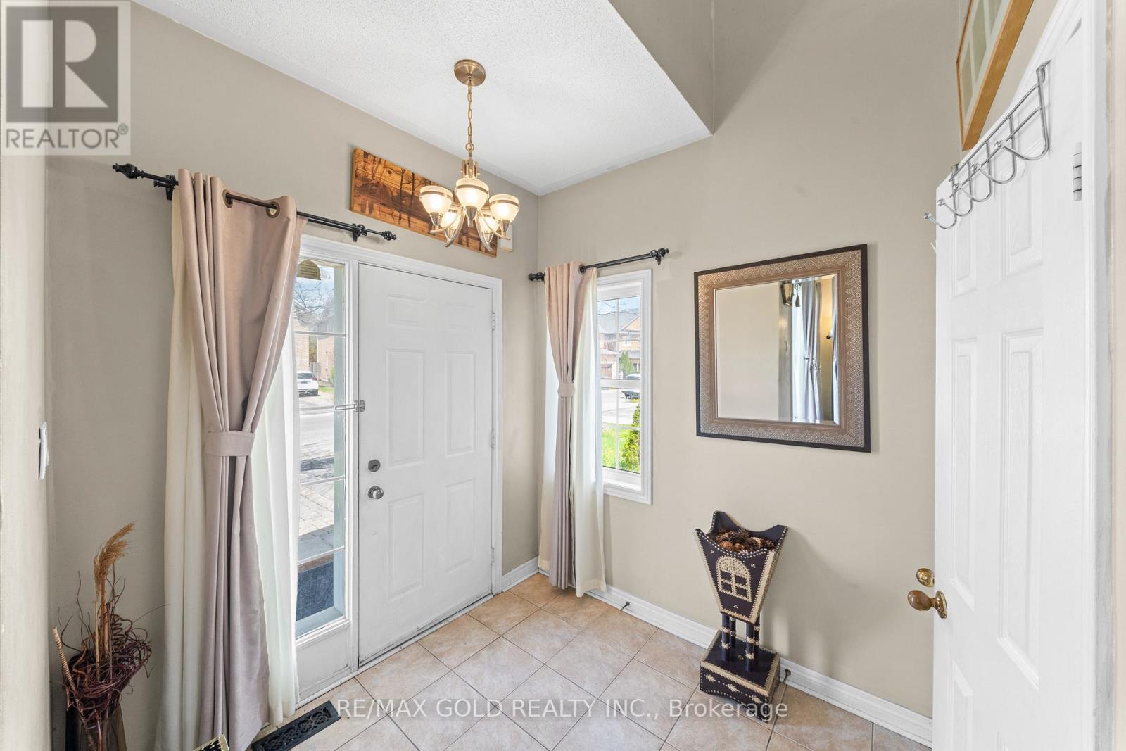 17 CALDERSTONE ROAD - 5