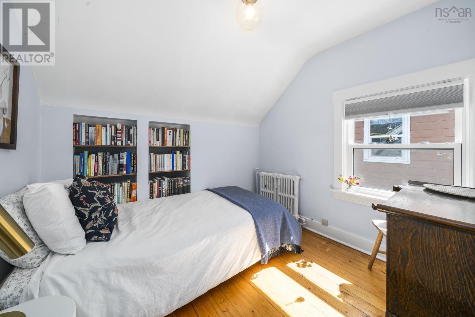 Property 28 of 50 of 6363 Seaforth Street
