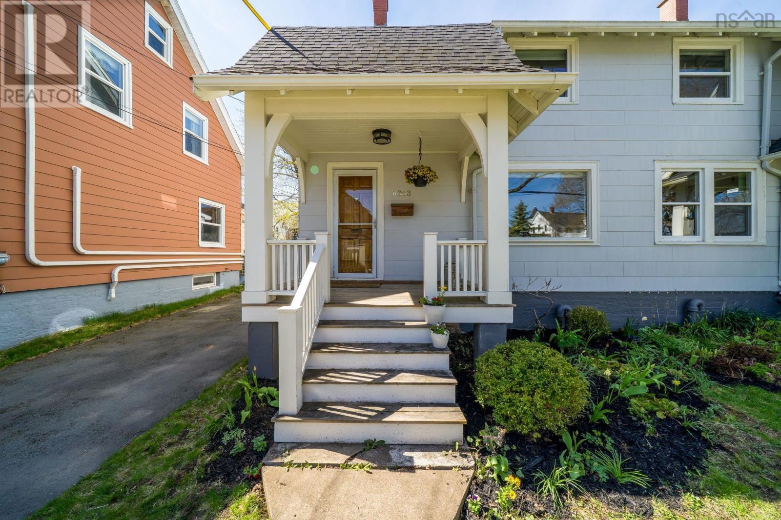 Property 35 of 50 of 6363 Seaforth Street