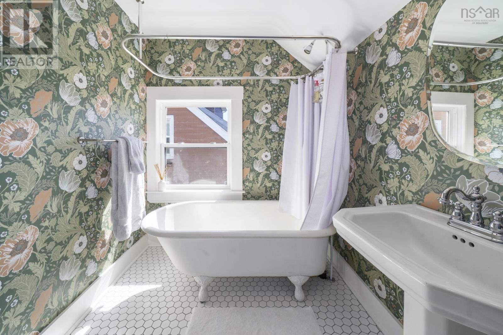 Property 24 of 50 of 6363 Seaforth Street