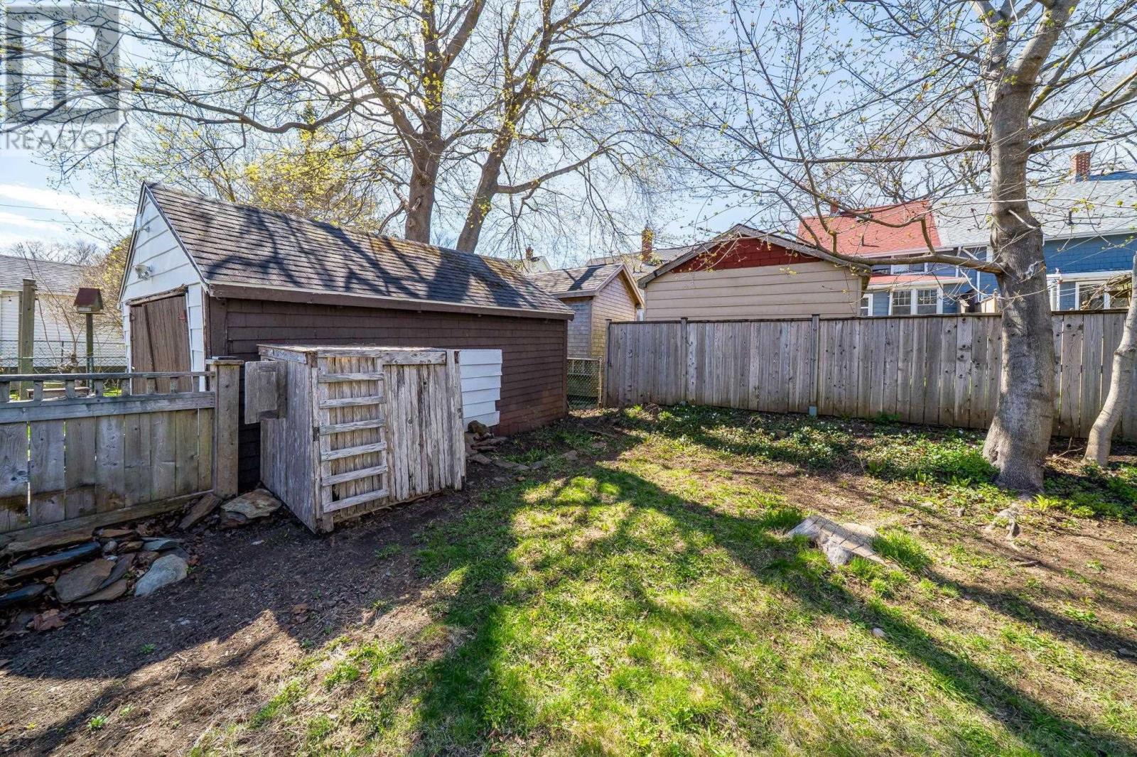 Property 41 of 50 of 6363 Seaforth Street