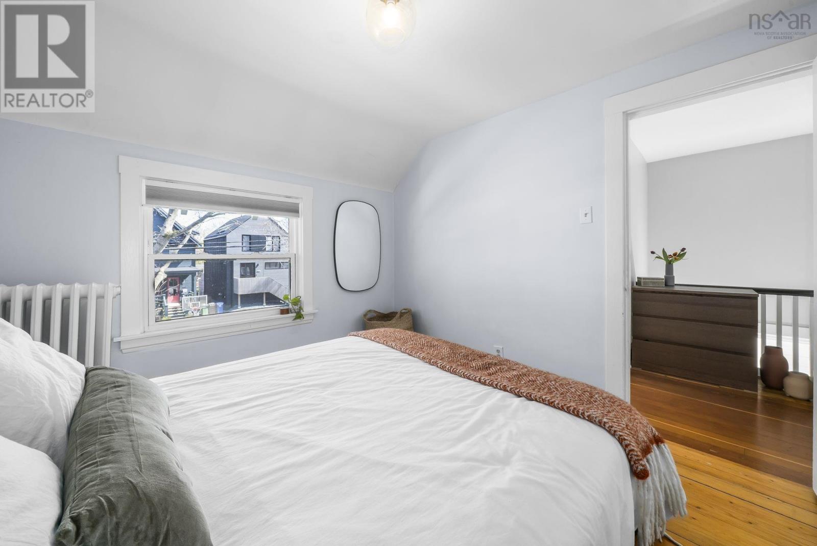 Property 26 of 50 of 6363 Seaforth Street