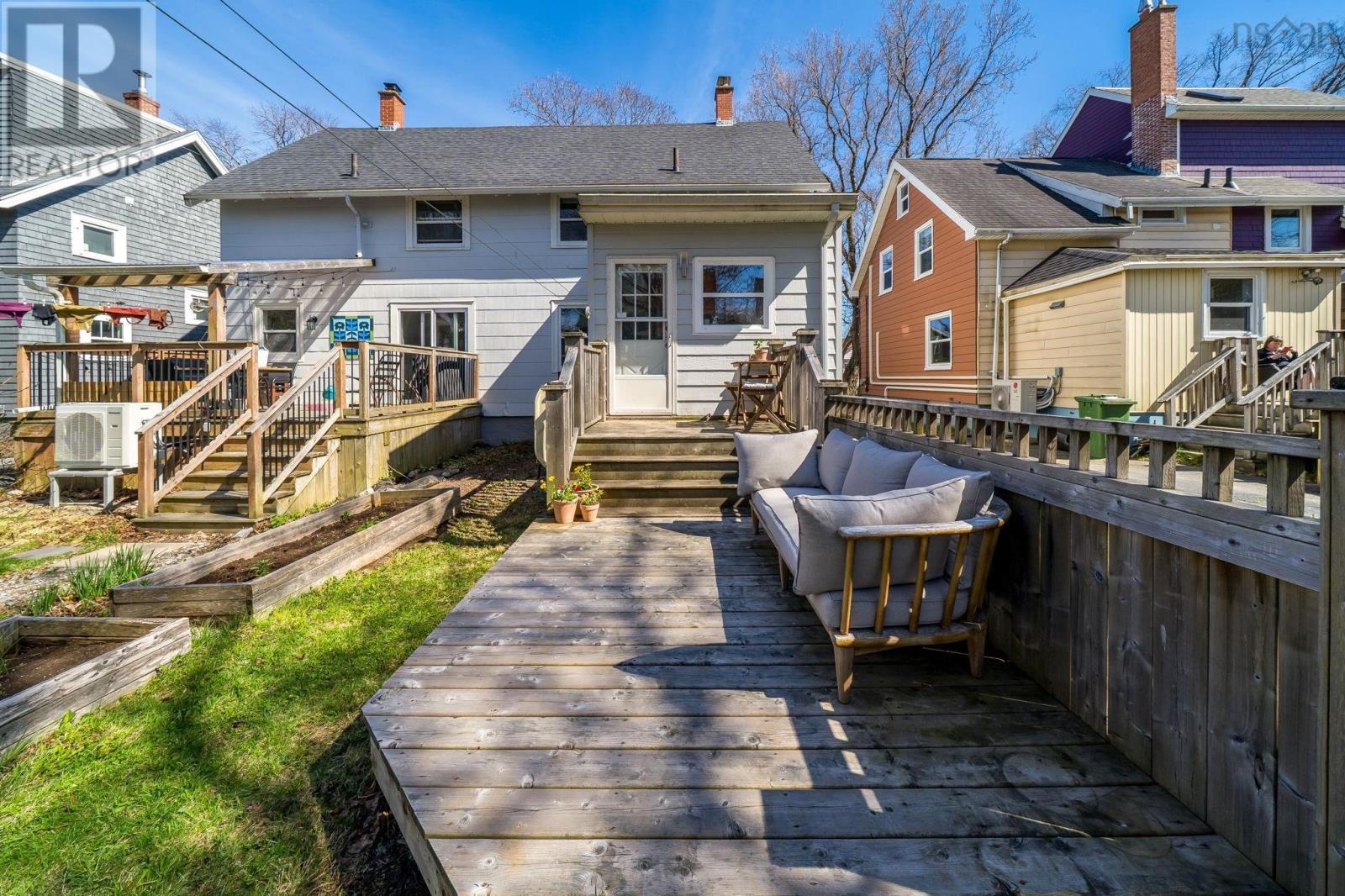 Property 46 of 50 of 6363 Seaforth Street