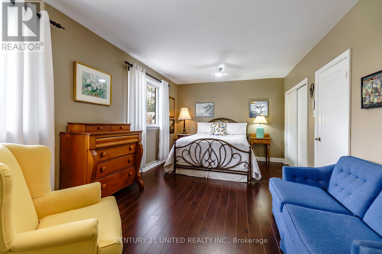 682 VICTORY CRESCENT - 21