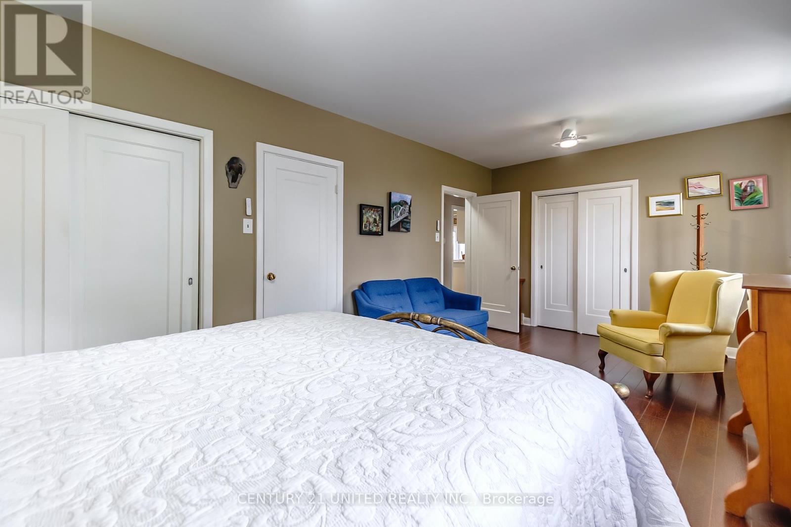 682 VICTORY CRESCENT - 23
