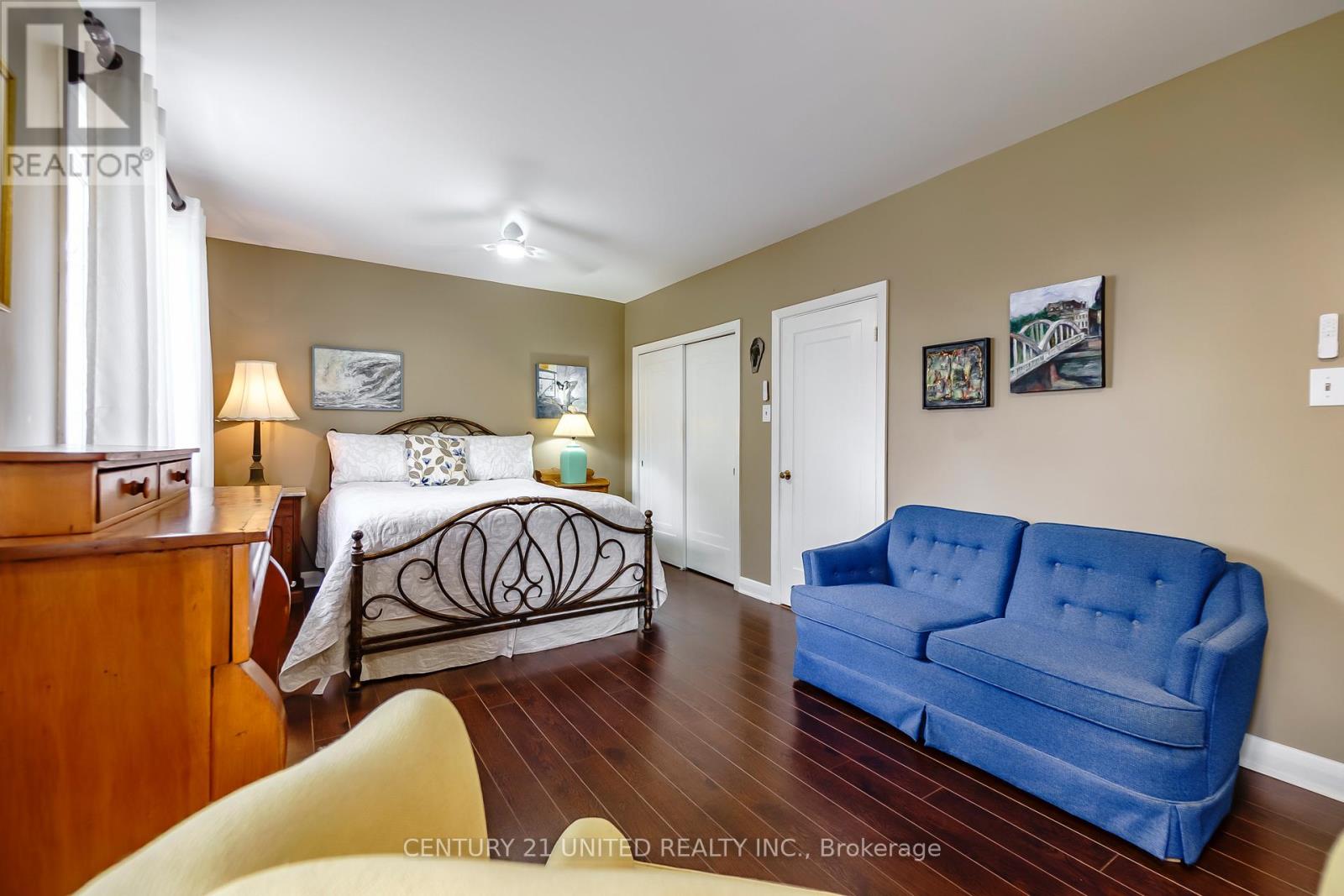 682 VICTORY CRESCENT - 25