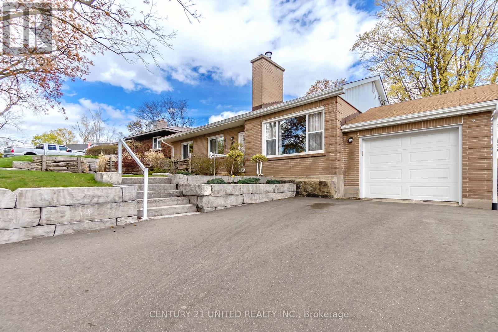 682 VICTORY CRESCENT - 5