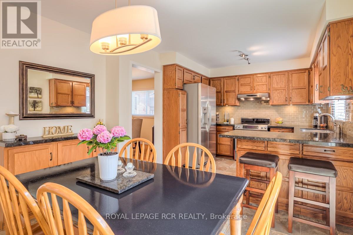 582 MILLARD STREET - 11