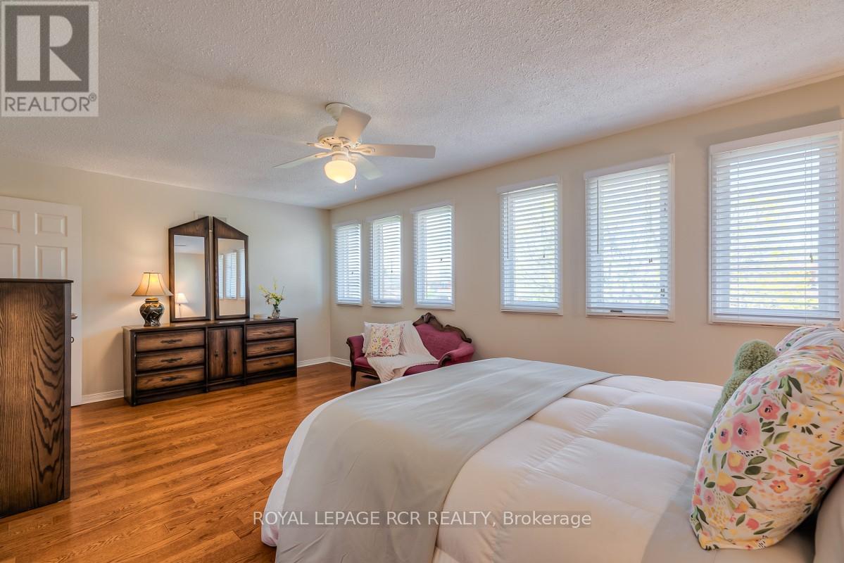 582 MILLARD STREET - 21