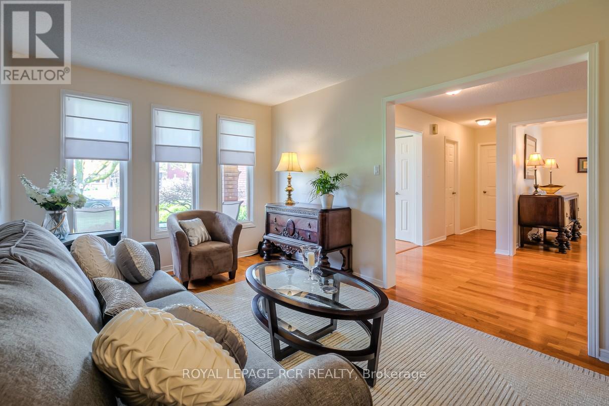 582 MILLARD STREET - 8
