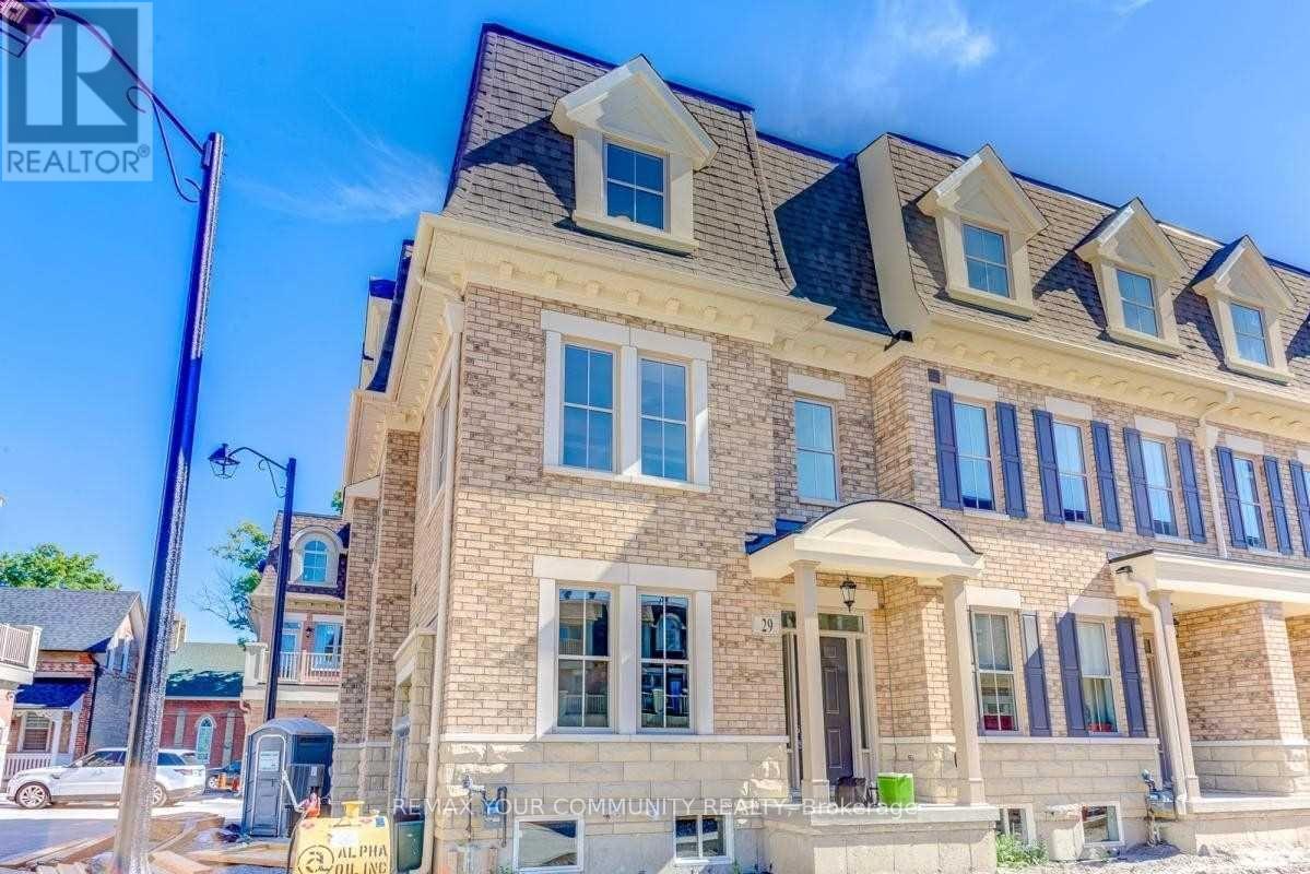 Photo of 29 AMHERST CIRCLE