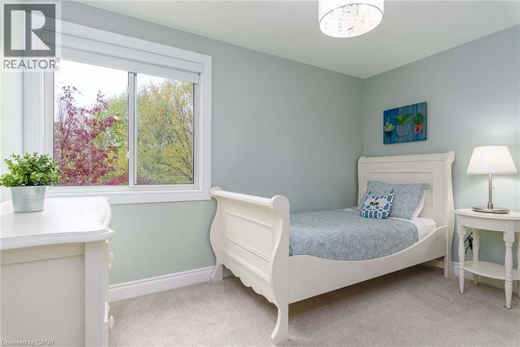 64 MARCY Crescent, Cambridge, Ontario, N3C4H5 — Photo 8