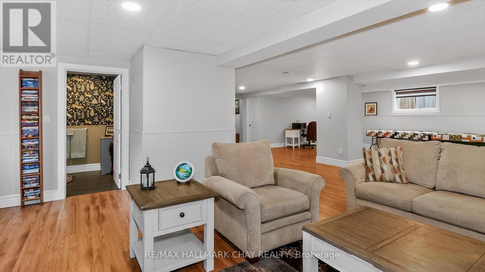 205 COUNTRY LANE - 22