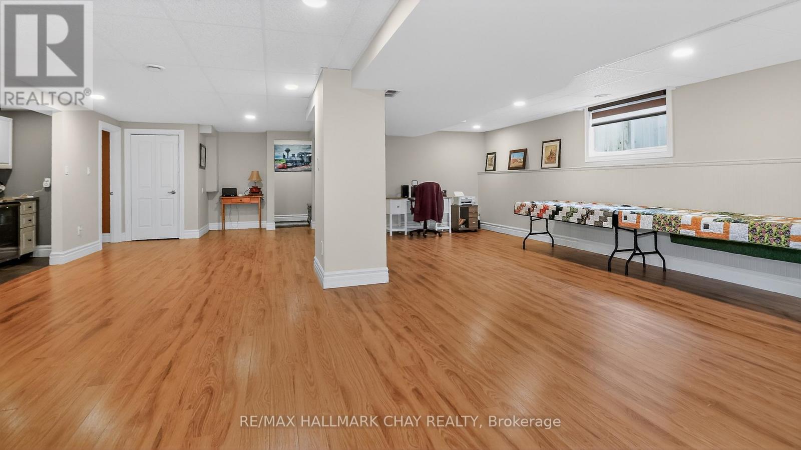 205 COUNTRY LANE - 25