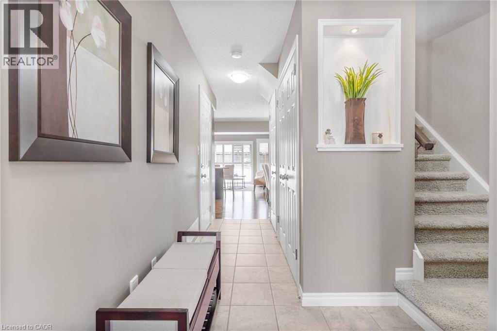 555 CHABLIS Drive Unit# 18, Waterloo, Ontario, N2T0A5 — Photo 5