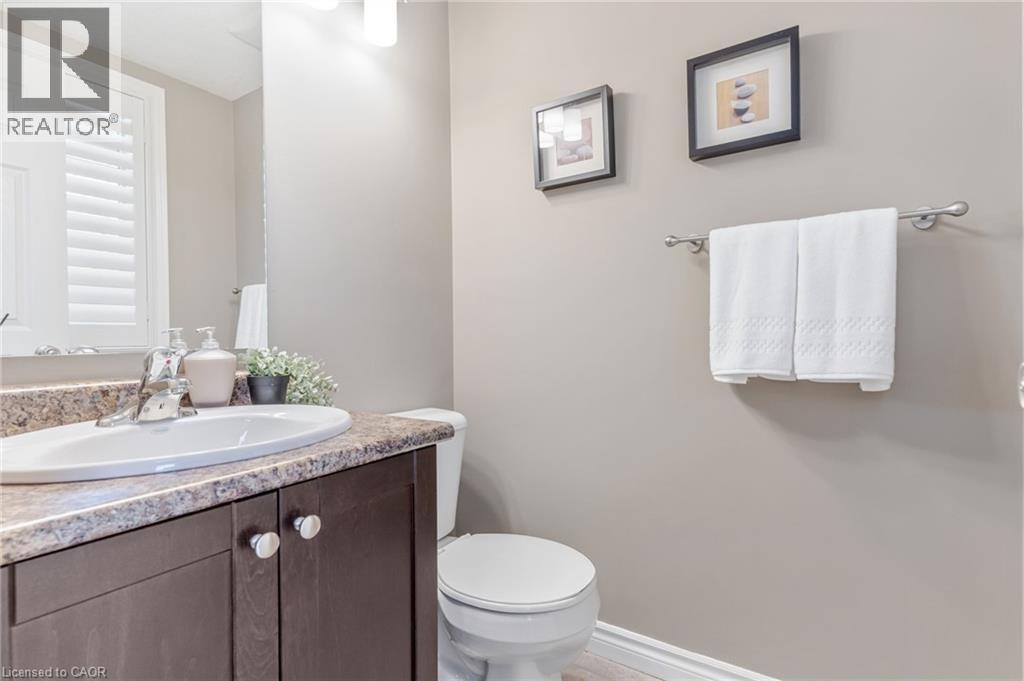 555 CHABLIS Drive Unit# 18, Waterloo, Ontario, N2T0A5 — Photo 6