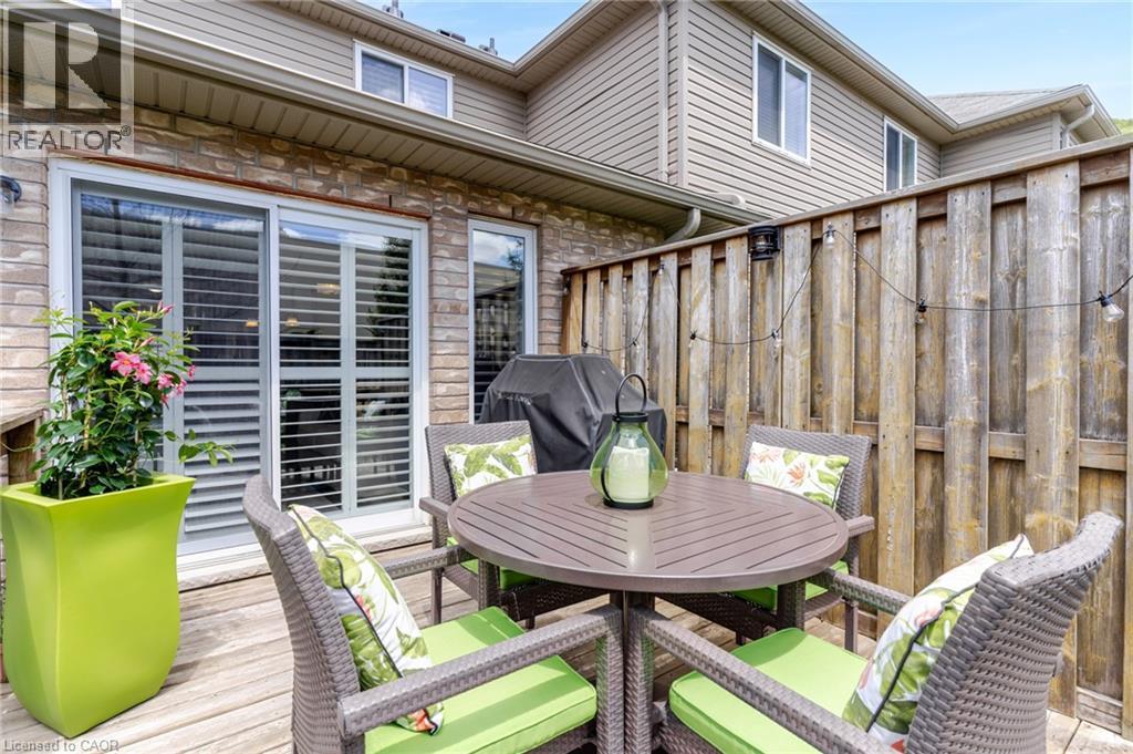 555 CHABLIS Drive Unit# 18, Waterloo, Ontario, N2T0A5 — Photo 27