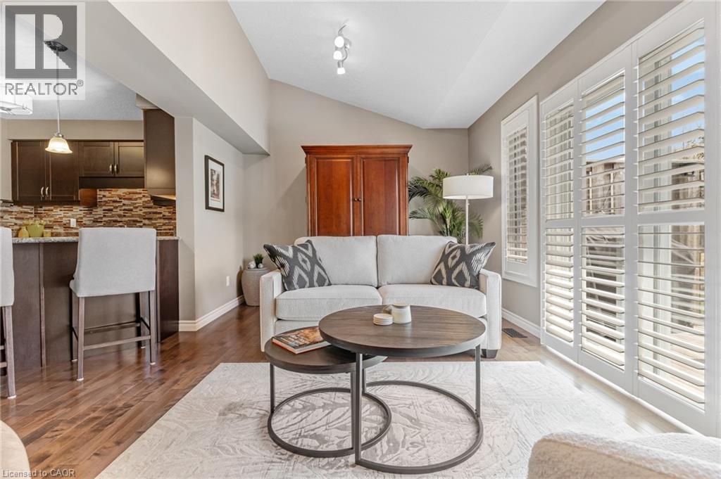 555 CHABLIS Drive Unit# 18, Waterloo, Ontario, N2T0A5 — Photo 13
