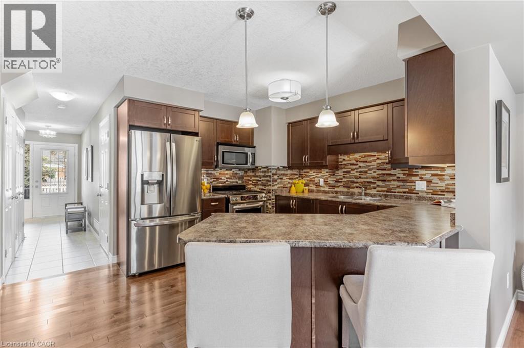 555 CHABLIS Drive Unit# 18, Waterloo, Ontario, N2T0A5 — Photo 11