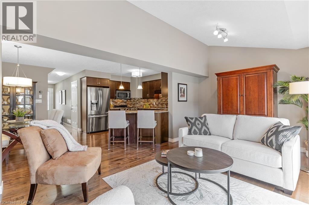 555 CHABLIS Drive Unit# 18, Waterloo, Ontario, N2T0A5 — Photo 14