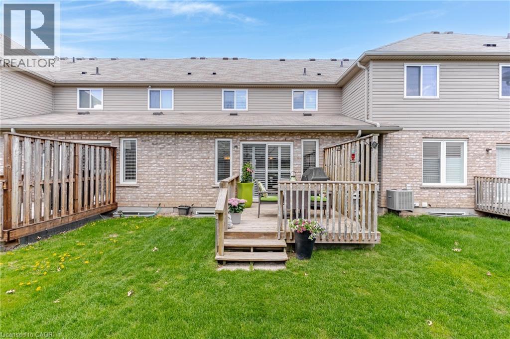 555 CHABLIS Drive Unit# 18, Waterloo, Ontario, N2T0A5 — Photo 29