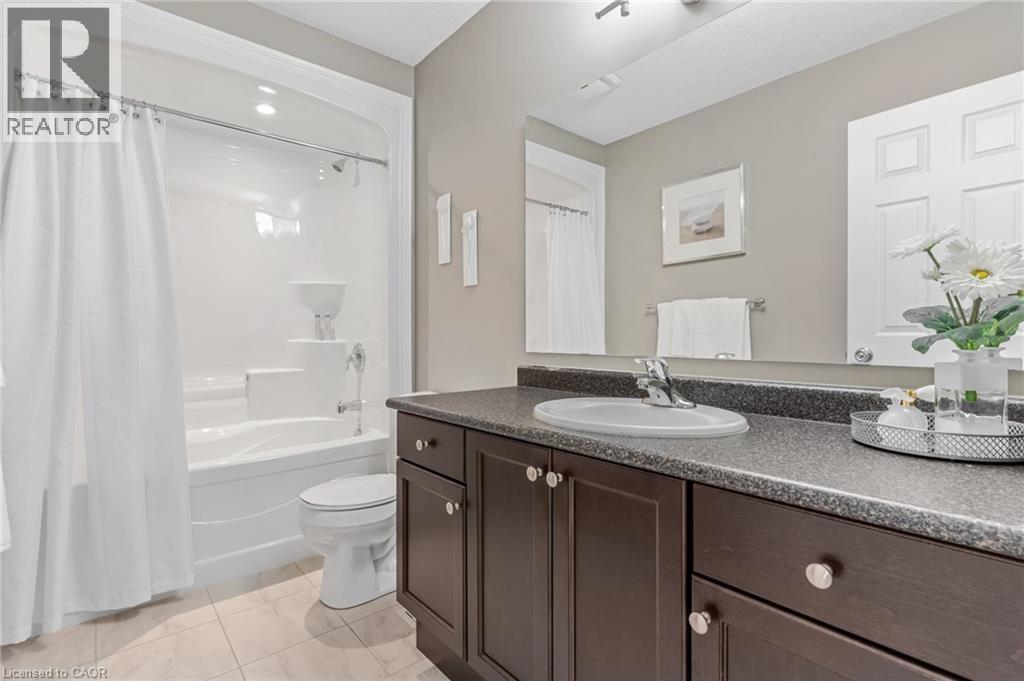 555 CHABLIS Drive Unit# 18, Waterloo, Ontario, N2T0A5 — Photo 26