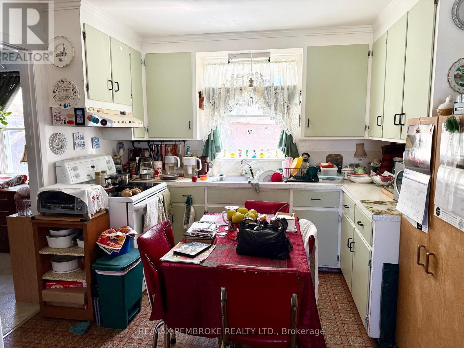 153 CECELIA STREET - 2
