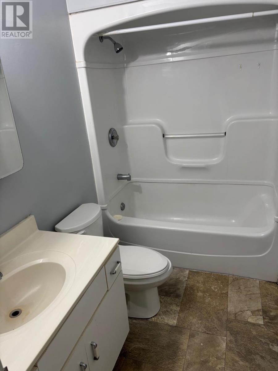 205 Varsity PL, Thunder Bay, Ontario, P7B5N8 — Photo 6