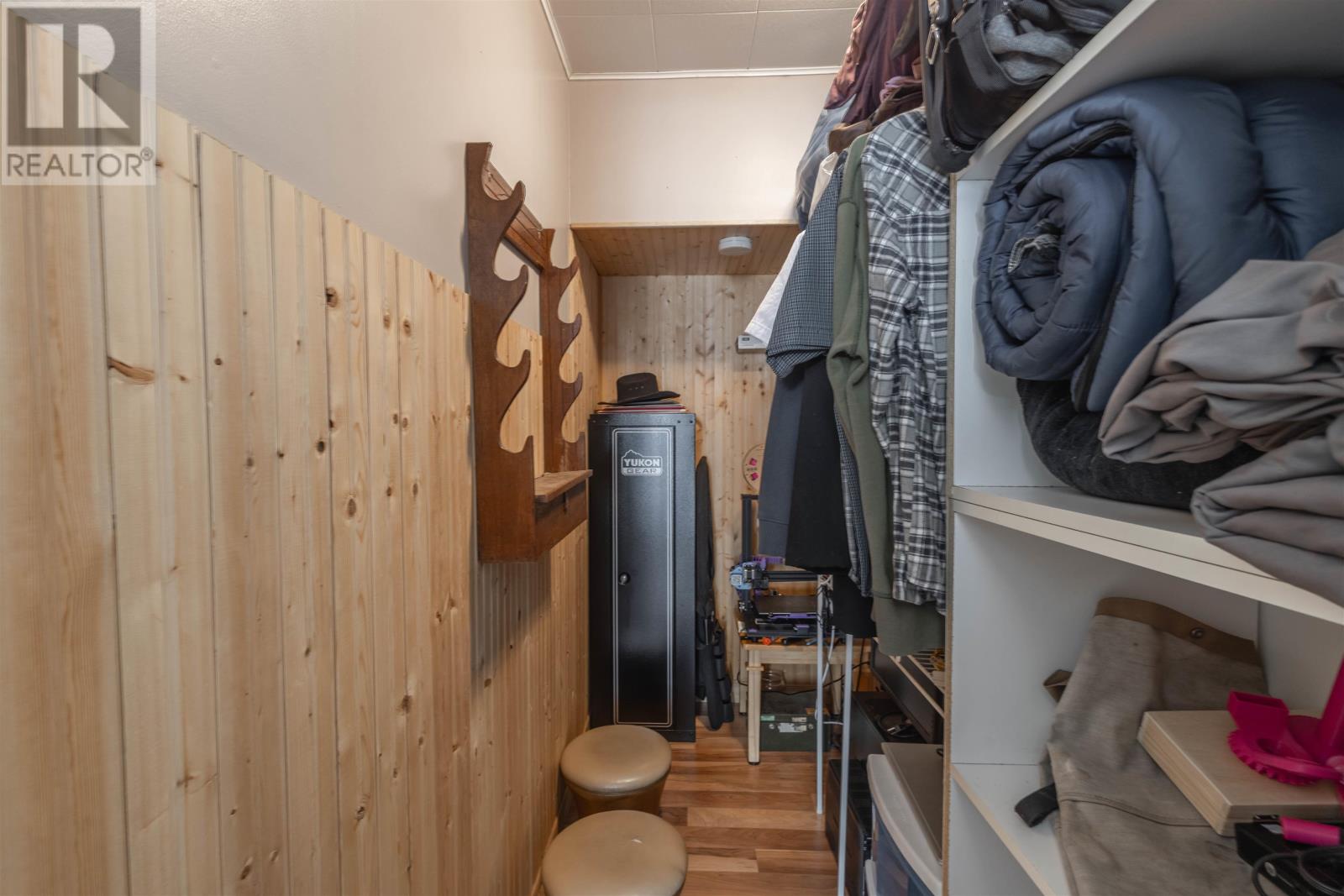 1212 GLADSTONE Road - 22
