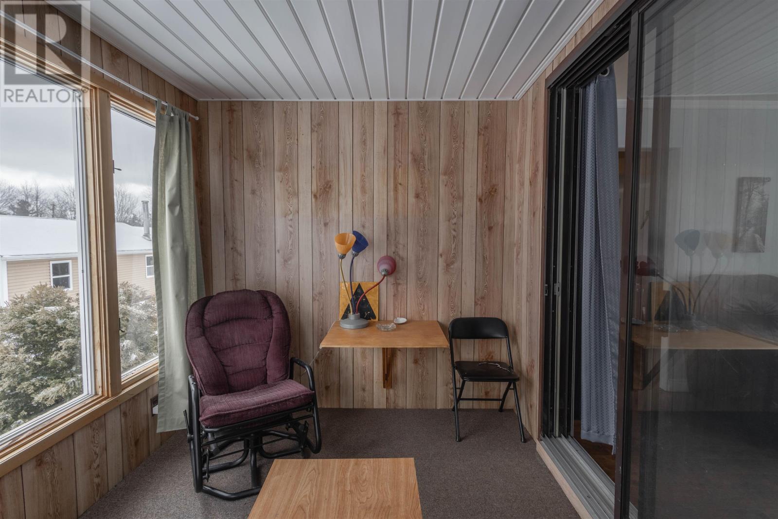 1212 GLADSTONE Road - 20
