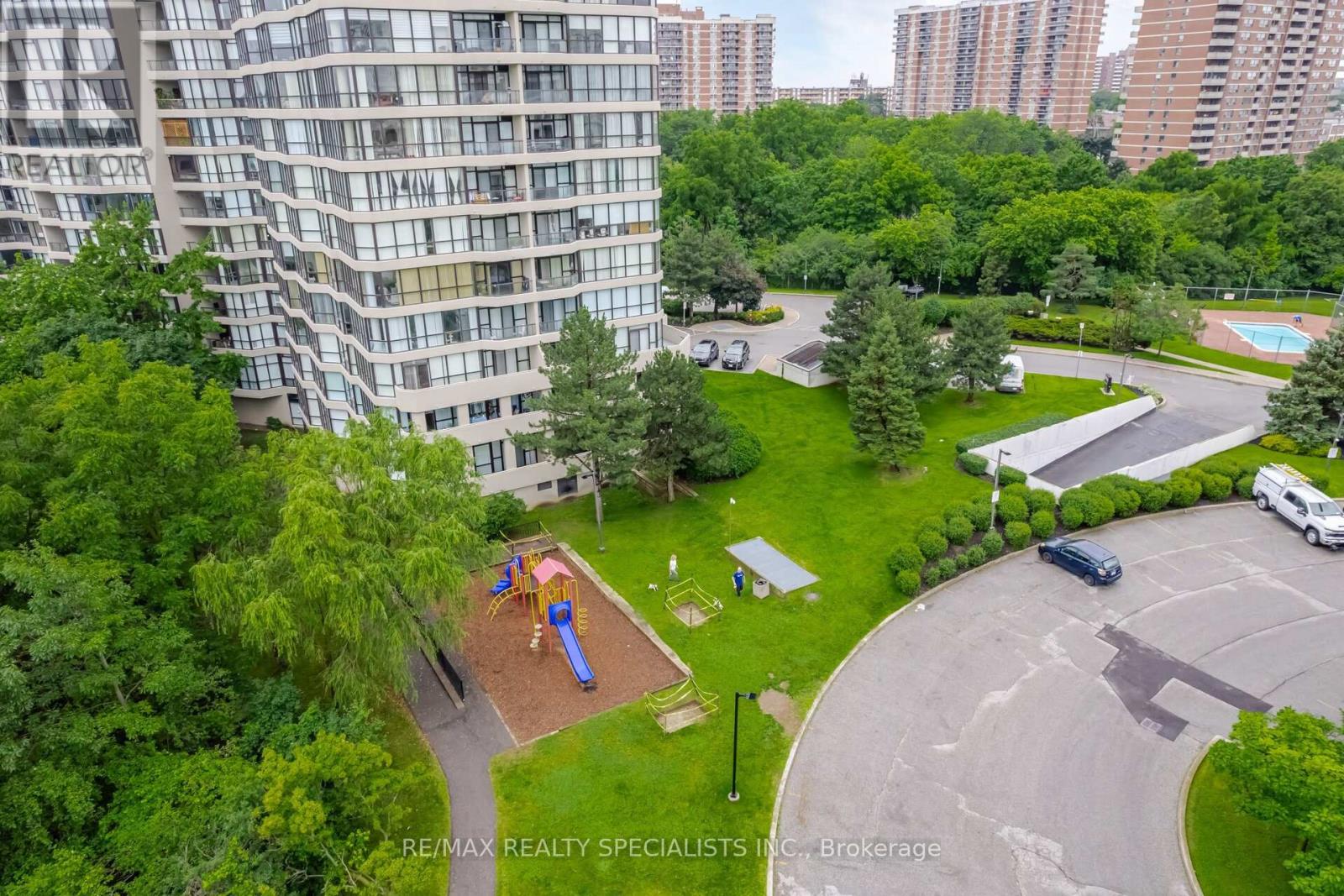 #611 1 ROWNTREE ROAD - 47