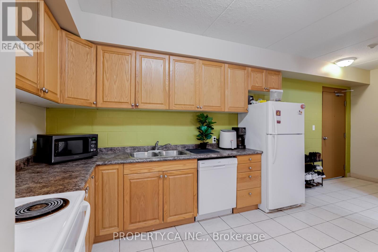 #204 253 LESTER STREET - 15