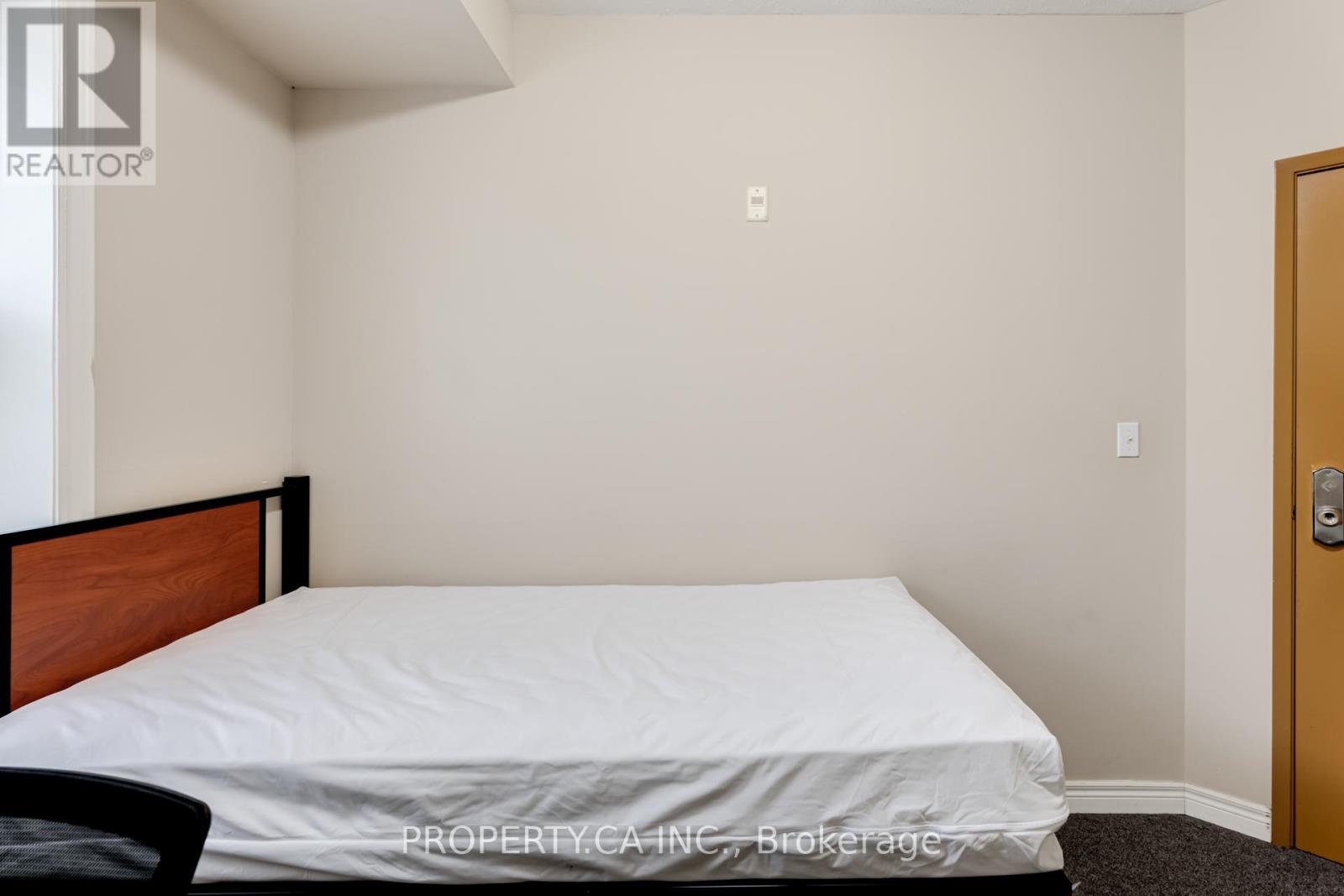 #204 253 LESTER STREET - 34