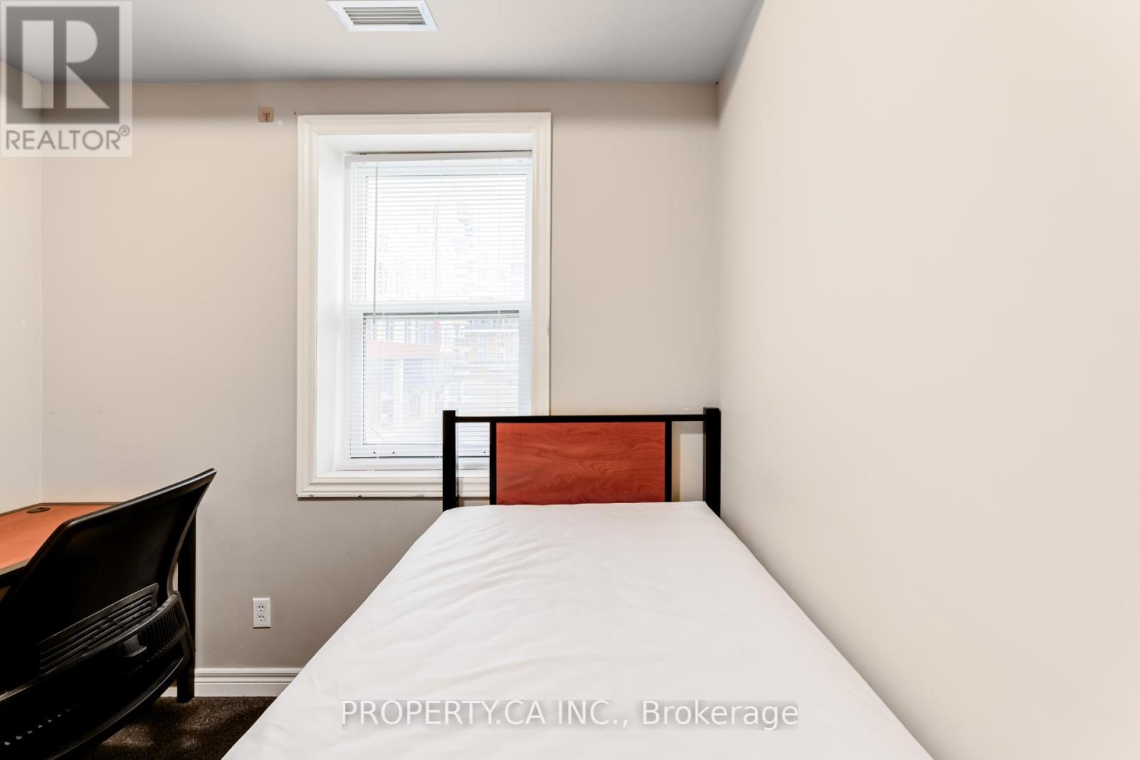 #204 253 LESTER STREET - 35