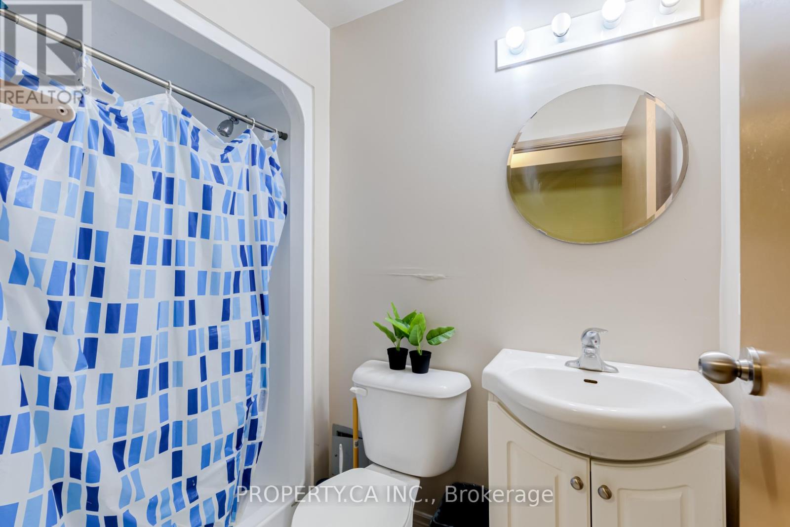#204 253 LESTER STREET - 36